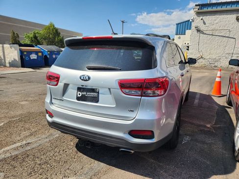 Used 2019 Kia Sorento S AWD/4WD image 10