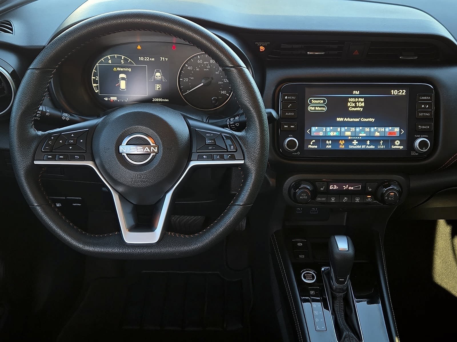 Used 2023 Nissan Kicks SR w/ SR Premium Package FWD image 11