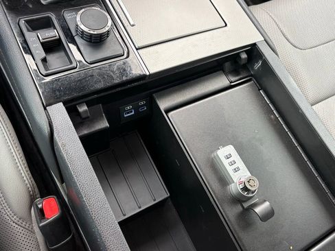 Used 2024 Toyota Sequoia Limited image 26