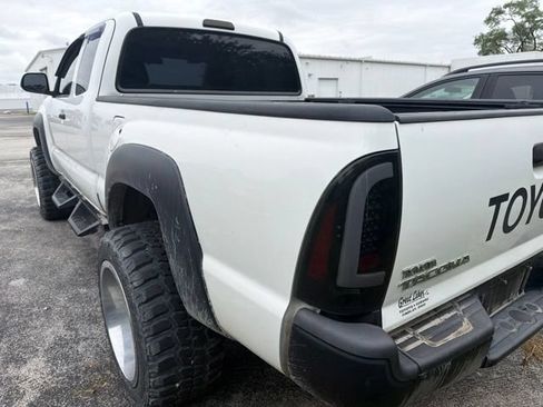 Used 2015 Toyota Tacoma 4x4 Access Cab image 9