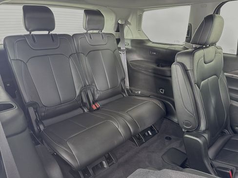 Used 2021 Jeep Grand Cherokee L Limited image 29