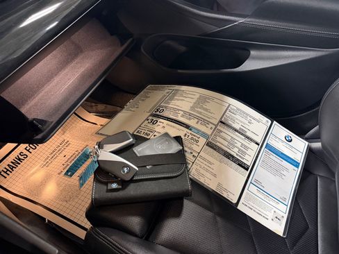 Used 2024 BMW 530i xDrive w/ Convenience Package image 33