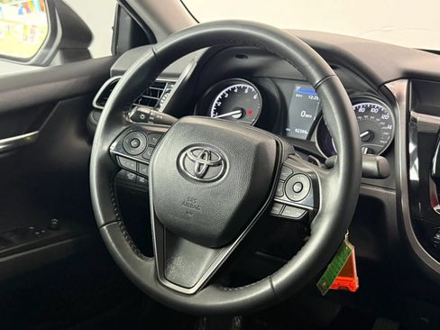 Used 2023 Toyota Camry SE FWD image 11