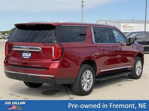 Used 2023 GMC Yukon XL Denali AWD/4WD image 4