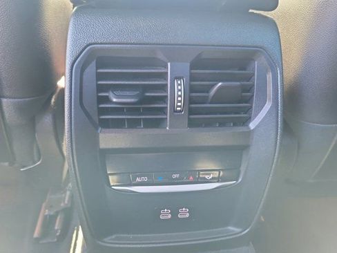 Used 2022 BMW 330e image 17