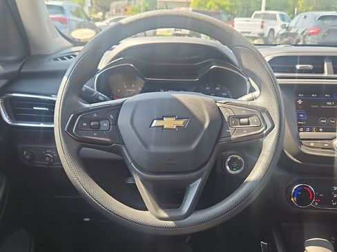 Used 2023 Chevrolet TrailBlazer LT FWD image 15