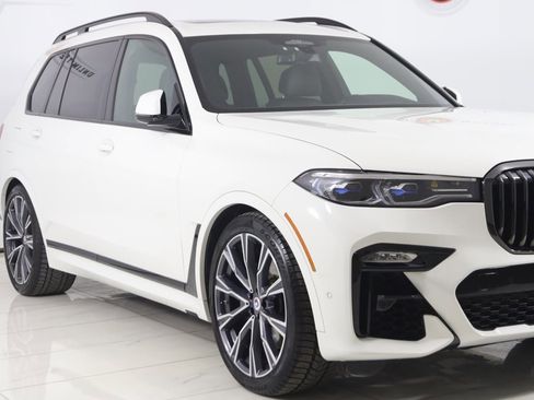 Used 2022 BMW X7 M50i image 51