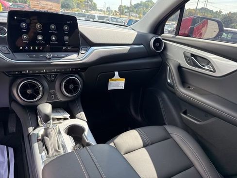 New 2025 Chevrolet Blazer LT image 23