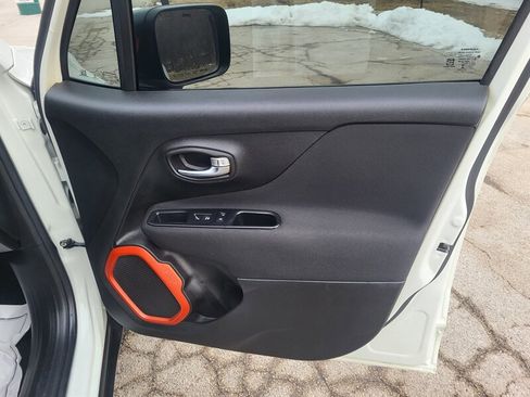 Used 2018 Jeep Renegade Sport w/ Power & Air Group image 26