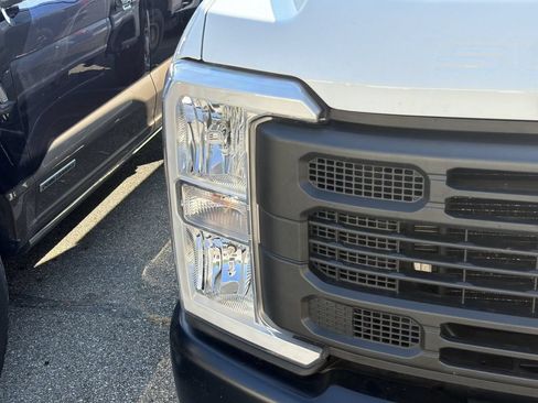 Used 2026 Ford F250 XL AWD/4WD image 3