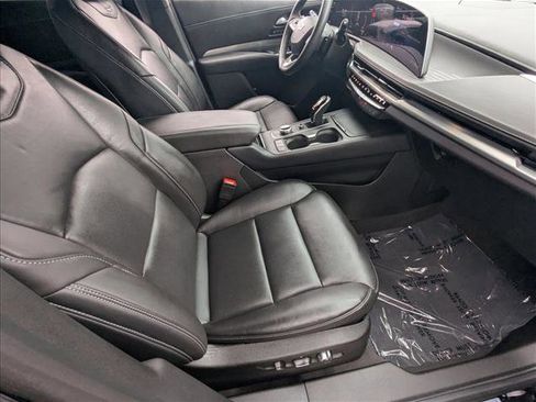 Used 2024 Cadillac XT4 Premium Luxury image 21