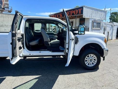 Used 2017 Ford F250 XL w/ Power Equipment Group AWD/4WD image 10