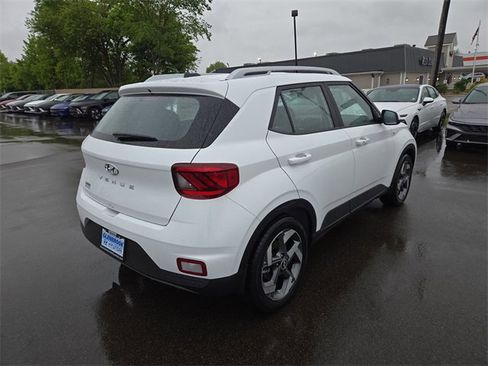 New 2025 Hyundai Venue SEL image 6