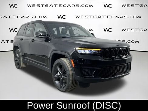 Used 2023 Jeep Grand Cherokee Altitude image 5
