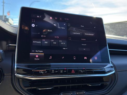 Used 2022 Jeep Compass Limited image 22