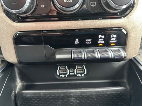 Used 2022 RAM 1500 Laramie image 36