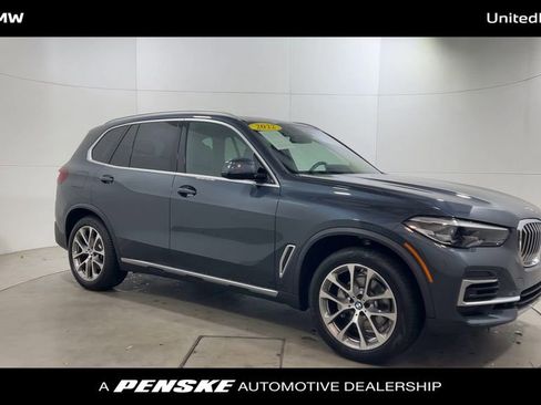 Certified 2022 BMW X5 sDrive40i w/ Premium Package image 2