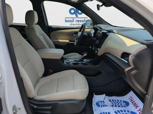 Used 2023 Chevrolet Traverse LS image 23