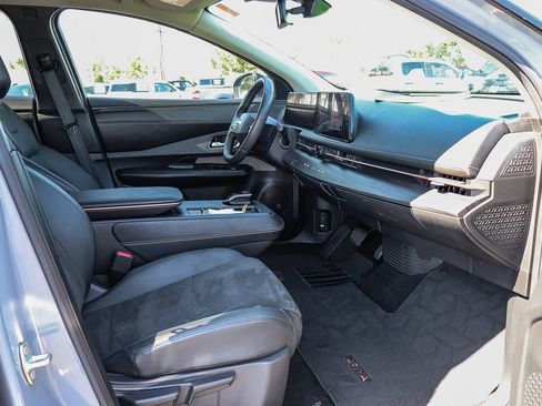 Used 2024 Nissan Ariya FWD image 16