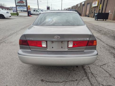 Used 2001 Toyota Camry LE FWD image 12