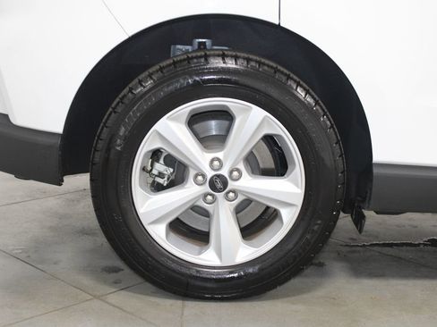 Used 2024 Ford Edge SE image 13