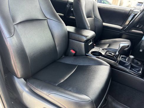 Used 2019 Toyota 4Runner TRD Off-Road Premium AWD/4WD image 11