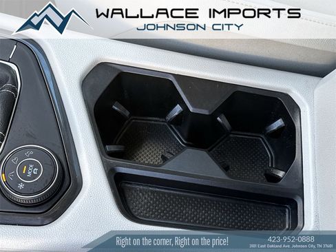 Certified 2022 Volkswagen Tiguan SE image 11