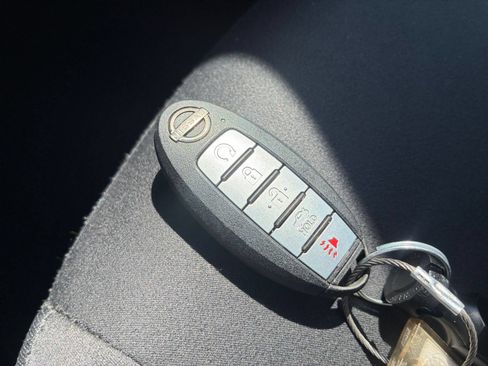Used 2025 Nissan Altima 2.5 SV FWD image 21