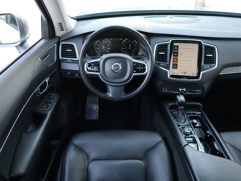 Used 2020 Volvo XC90 T5 Momentum image 14