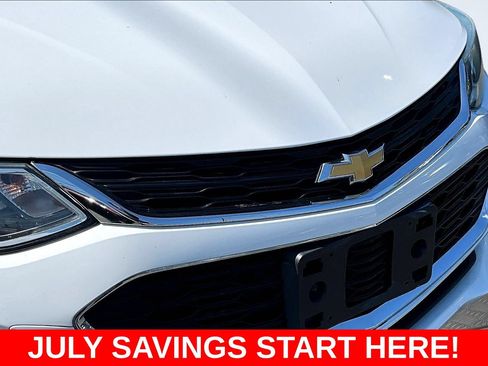 Used 2018 Chevrolet Cruze LS FWD image 35
