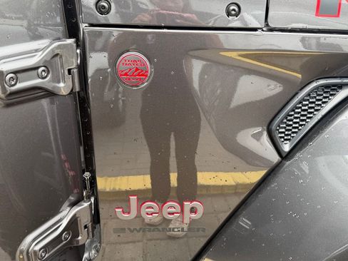 Used 2026 Jeep Wrangler Unlimited Rubicon AWD/4WD image 16