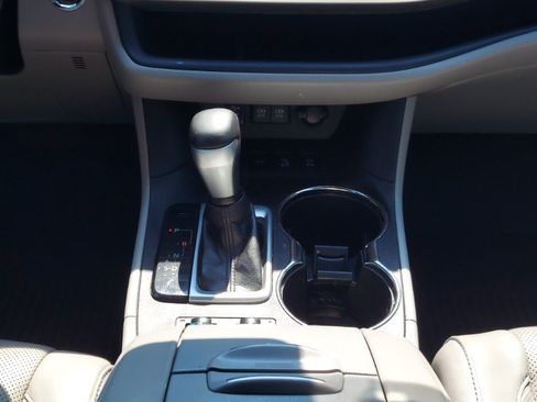 Used 2018 Toyota Highlander Limited Platinum AWD/4WD image 14