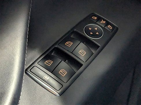 Used 2018 Tesla Model X 75D image 15