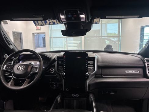 Used 2025 RAM 2500 Laramie AWD/4WD image 15