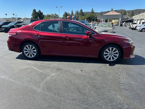 Used 2019 Toyota Camry LE w/ Carpet Mat Package FWD image 4
