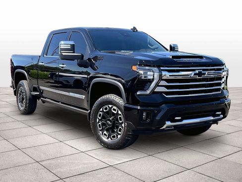 Used 2024 Chevrolet Silverado 3500 High Country w/ High Country Premium Package AWD/4WD image 2