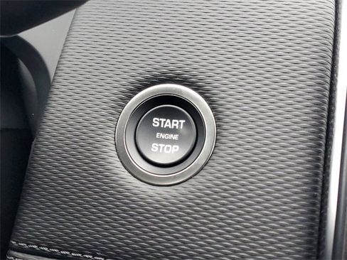 Used 2025 Land Rover Discovery Sport Dynamic SE image 30