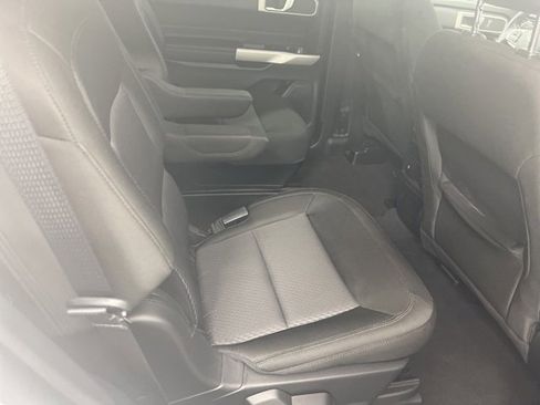 Used 2022 Ford Explorer XLT image 22
