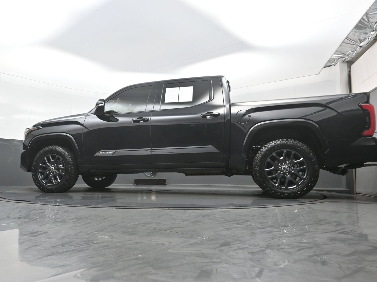 Used 2023 Toyota Tundra Platinum AWD/4WD image 31