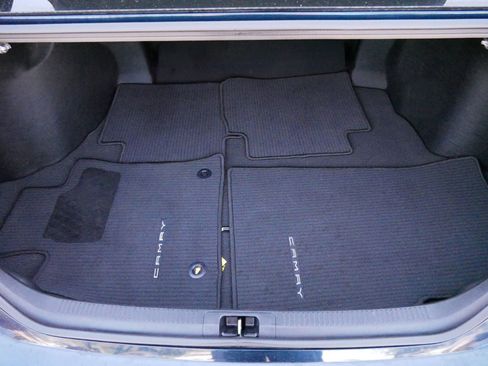 Used 2018 Toyota Camry LE image 18