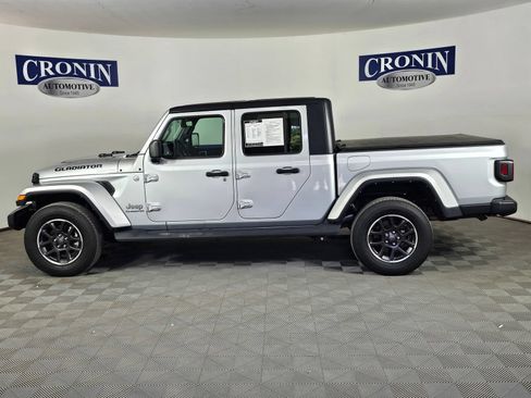 Used 2022 Jeep Gladiator Overland w/ Popular Equipment Package AWD/4WD image 36