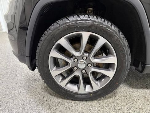Used 2018 Jeep Grand Cherokee Limited AWD/4WD image 31