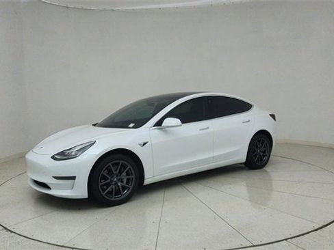 Used 2020 Tesla Model 3 Standard Range Plus image 65
