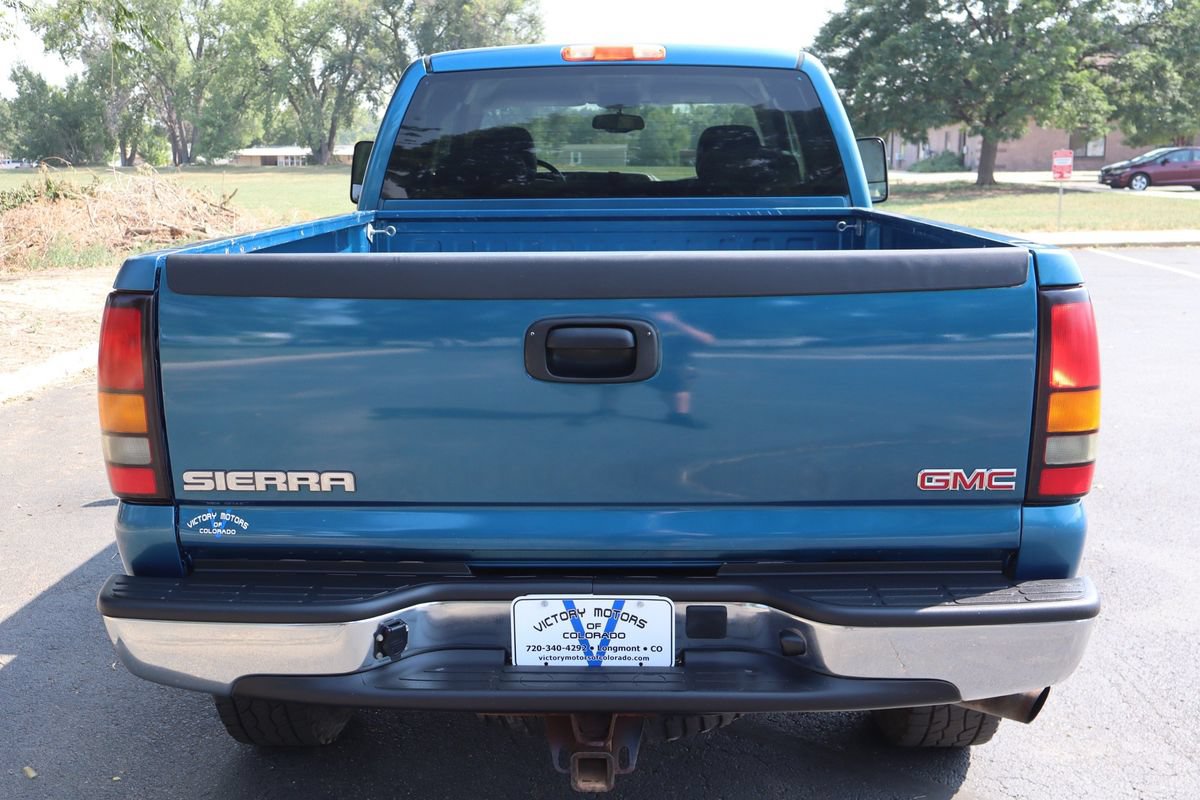 Used 2004 GMC Sierra 2500 SLT w/ Heavy-Duty Power Package AWD/4WD image 6