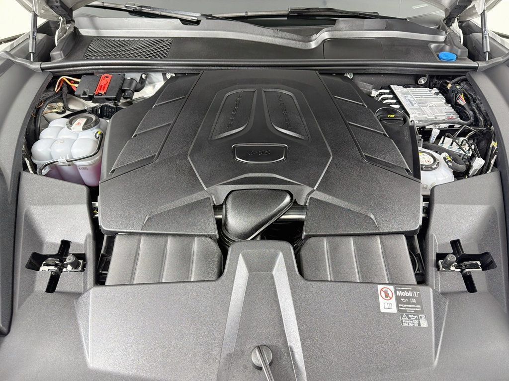 Certified 2026 Porsche Cayenne E-Hybrid AWD/4WD image 31