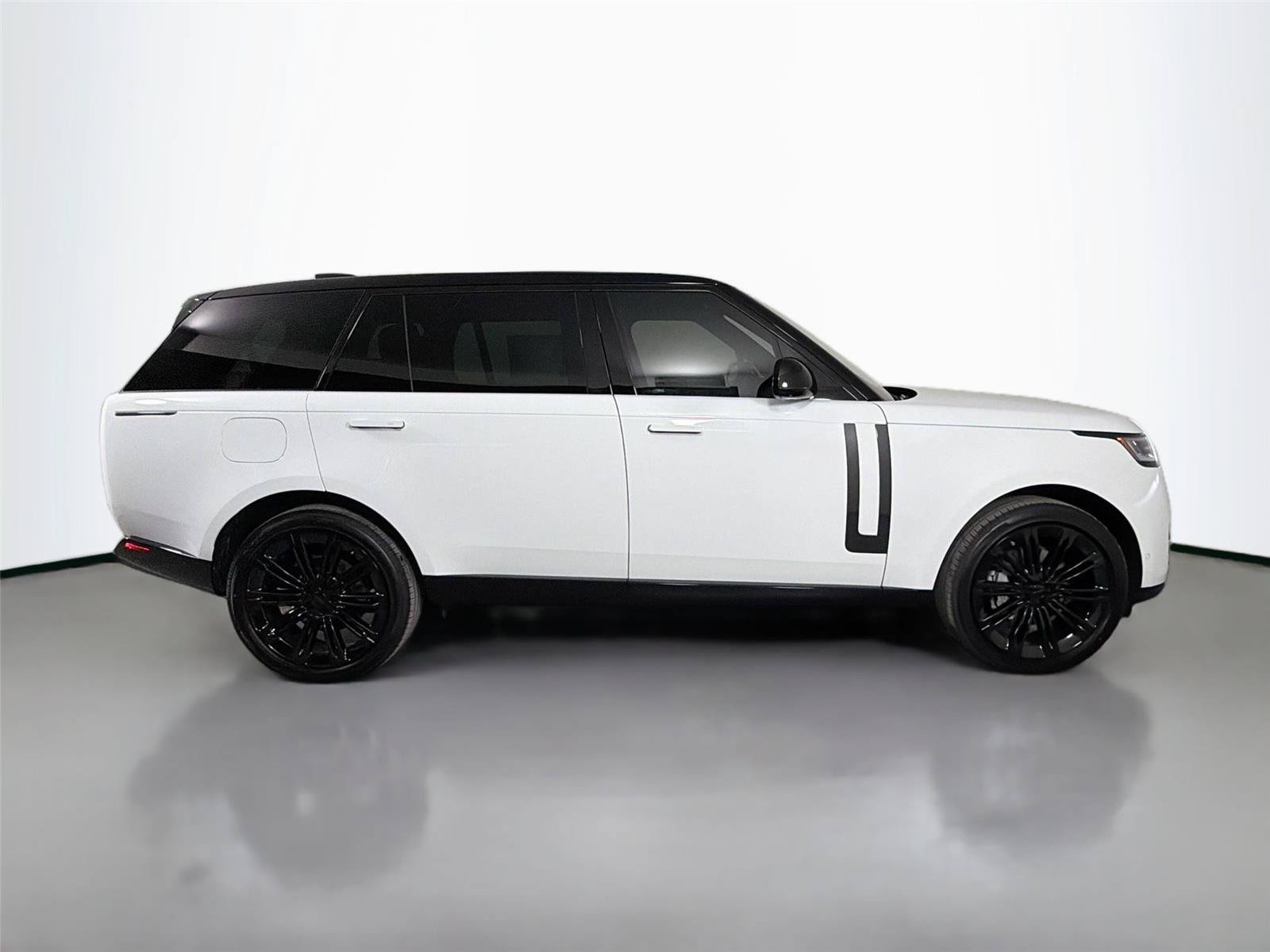 New 2026 Land Rover Range Rover Long Wheelbase SE AWD/4WD image 4
