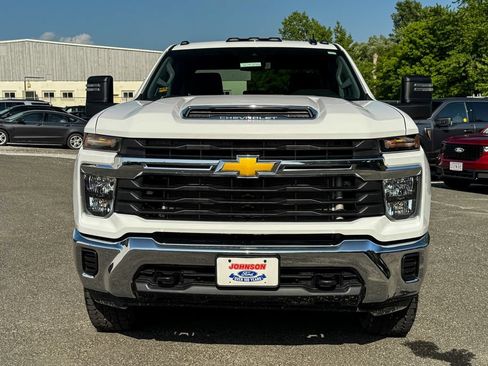 Used 2024 Chevrolet Silverado 2500 LT AWD/4WD image 8