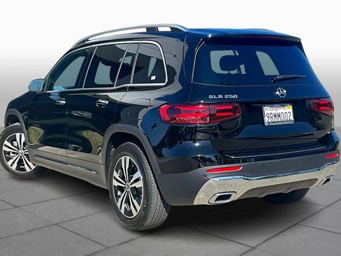 Used 2025 Mercedes-Benz GLB 250 image 11