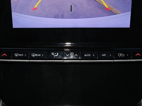 Used 2024 Jeep Wagoneer L Series II w/ Flexible Seating Group image 27