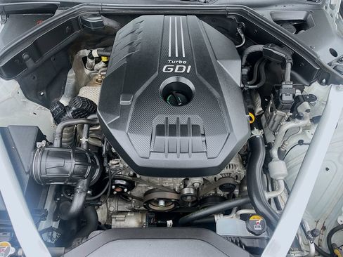 Used 2022 Genesis G70 2.0T RWD image 30